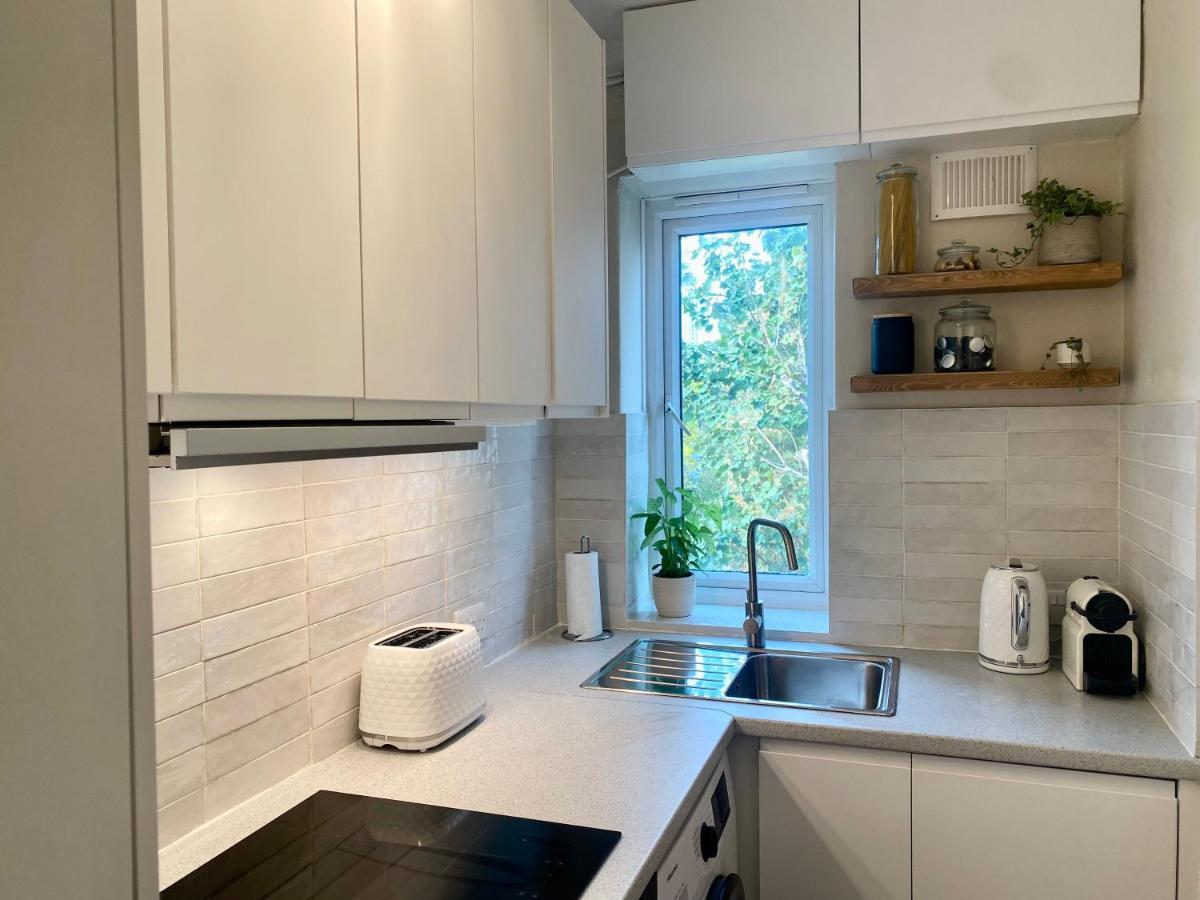 Newly Refurbished 2 Bedroom Apartment In South London Kültér fotó