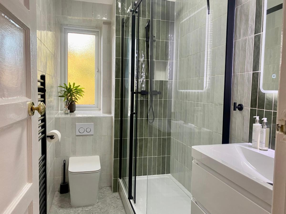 Newly Refurbished 2 Bedroom Apartment In South London Kültér fotó