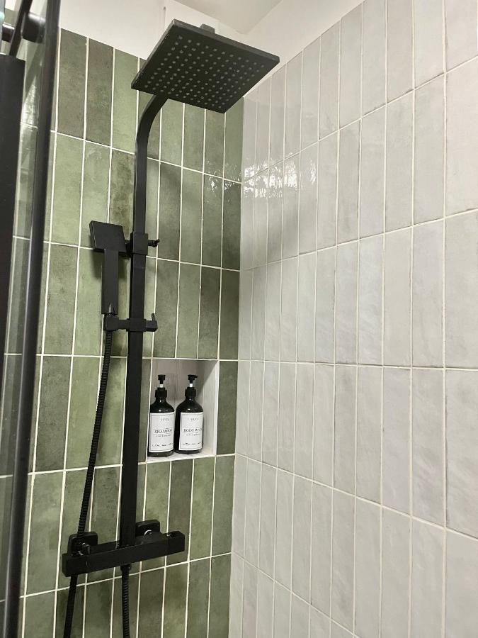 Newly Refurbished 2 Bedroom Apartment In South London Kültér fotó